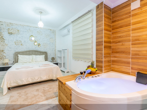  gece  -  Kasım
  | Kalkan Ulugöl'de Isıtmalı Kapalı Havuzlu Romantik Villa Tatili